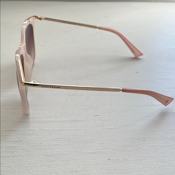 LUCKY BRAND NWOT Blush Gold Cardiff Sunglasses - Picture 3 of 9